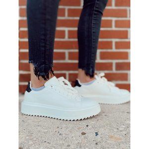 Steve Madden Charlie Sneaker in White size 10 With Box